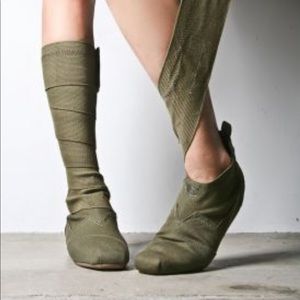 Toms wrap boots